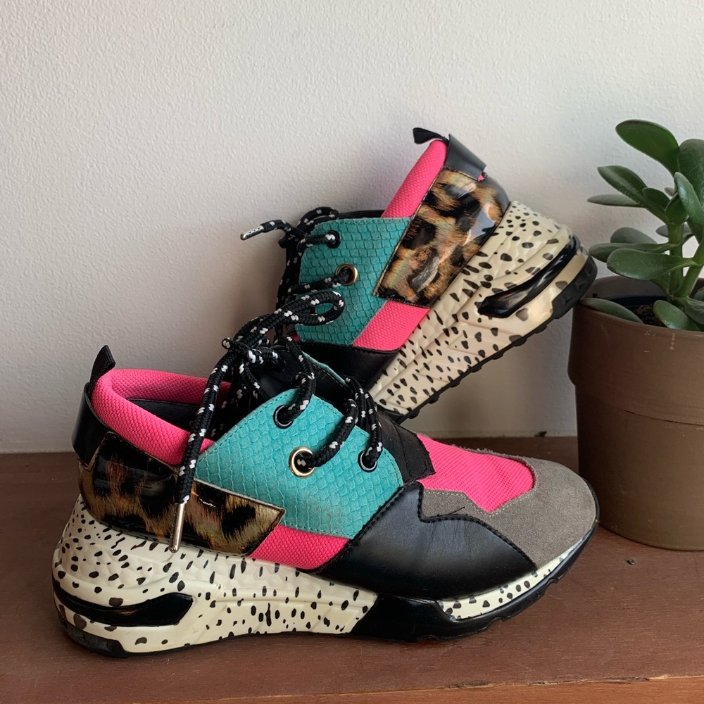 Steve Madden sneakers